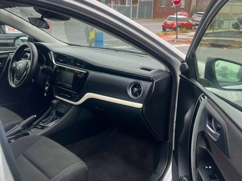 Used 2018 Toyota Corolla iM image 14