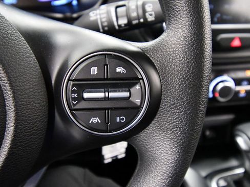 Certified 2025 Kia Soul LX w/ LX Technology Package FWD image 20