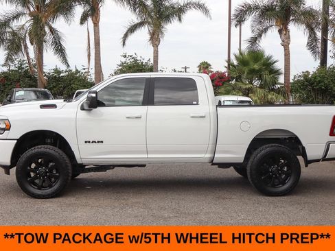 Used 2024 RAM 2500 Big Horn w/ Night Edition AWD/4WD image 5