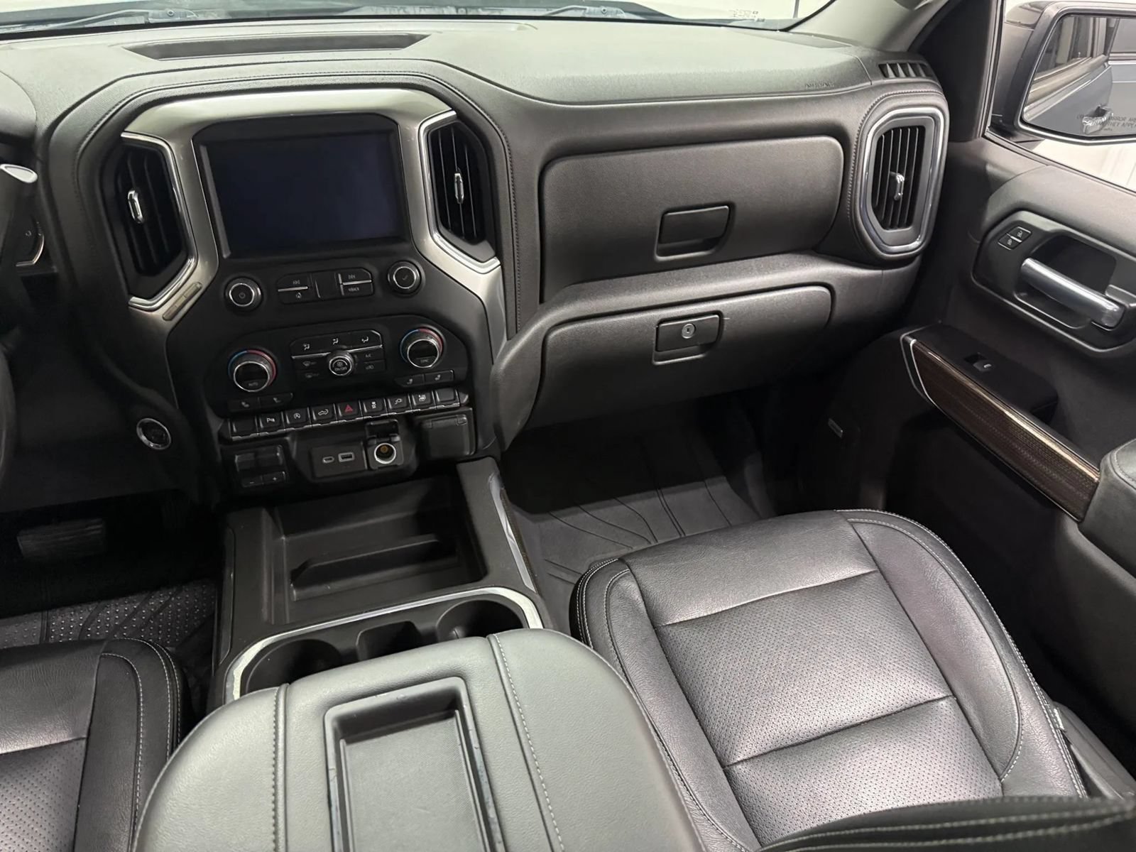 Used 2020 Chevrolet Silverado 1500 RST w/ Texas Edition RWD image 8