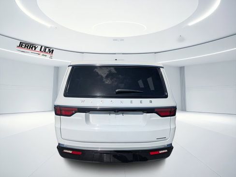 Used 2024 Jeep Wagoneer Series II image 4