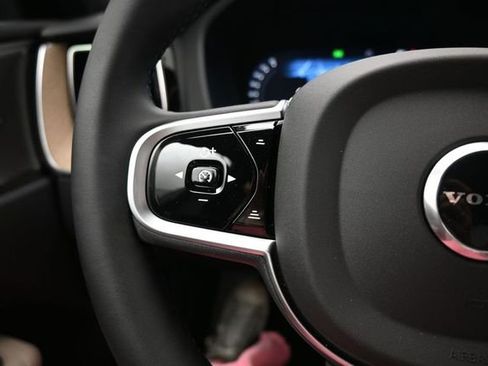 New 2026 Volvo XC60 B5 Plus w/ Protection Package Premier AWD/4WD image 27