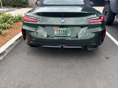 Used 2025 BMW Z4 M40i w/ Edition RWD image 3