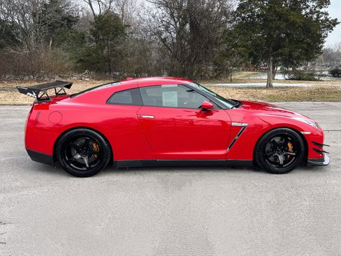 Used 2009 Nissan GT-R Premium image 8