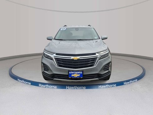 Used 2023 Chevrolet Equinox LT image 2