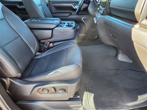 Used 2024 GMC Sierra 1500 SLT image 16