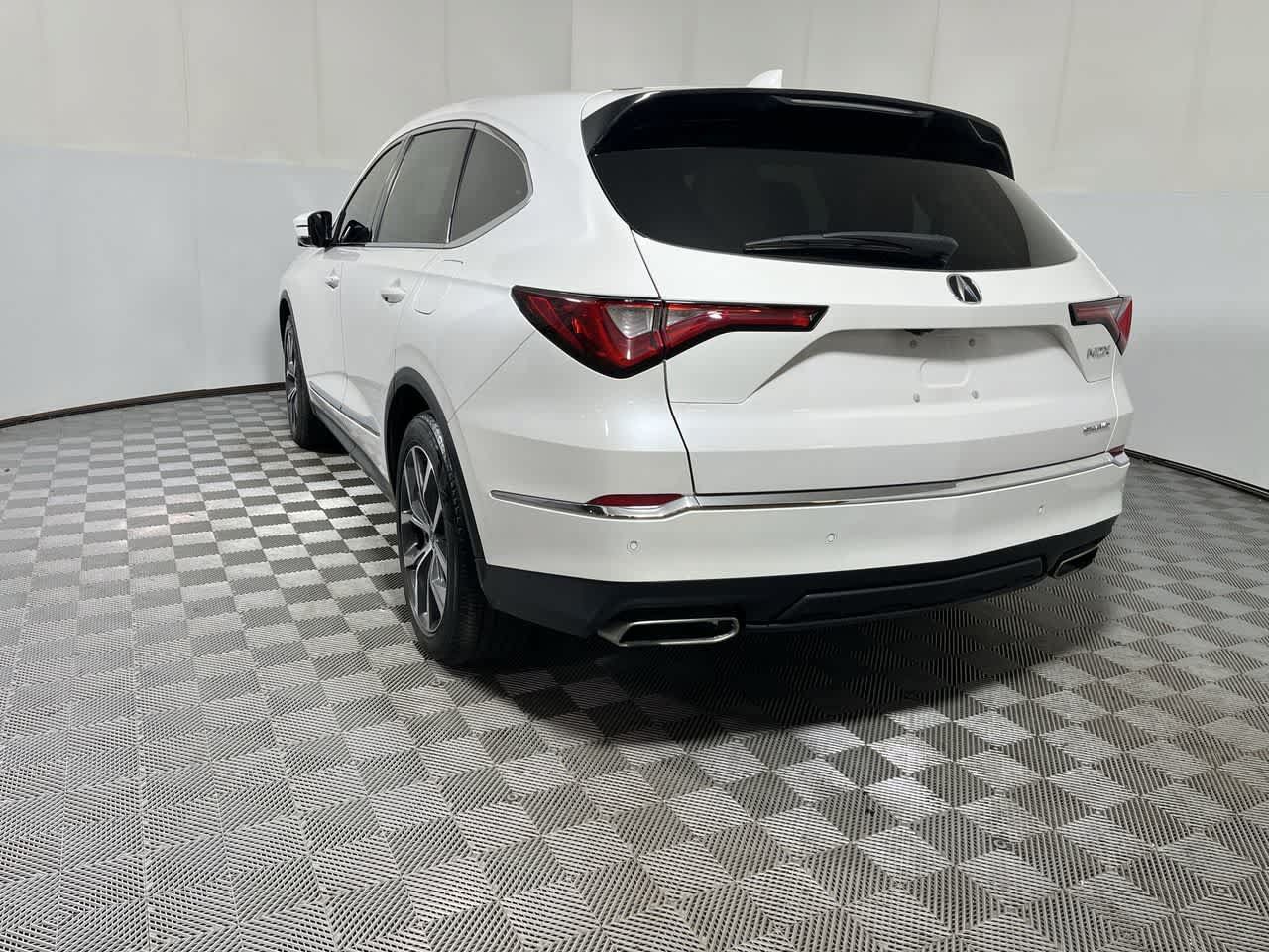 Certified 2024 Acura MDX w/ Technology Package AWD/4WD image 6