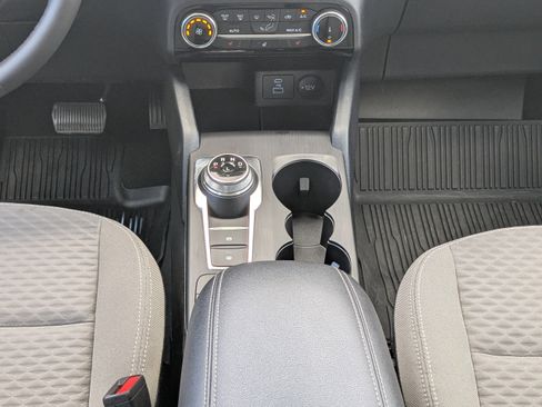 Used 2022 Ford Escape SE w/ Cold Weather Package image 19