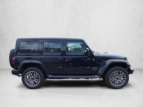 Used 2024 Jeep Wrangler High Altitude AWD/4WD image 4