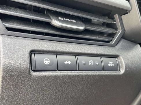 Used 2024 Nissan Altima 2.0 SR FWD image 29