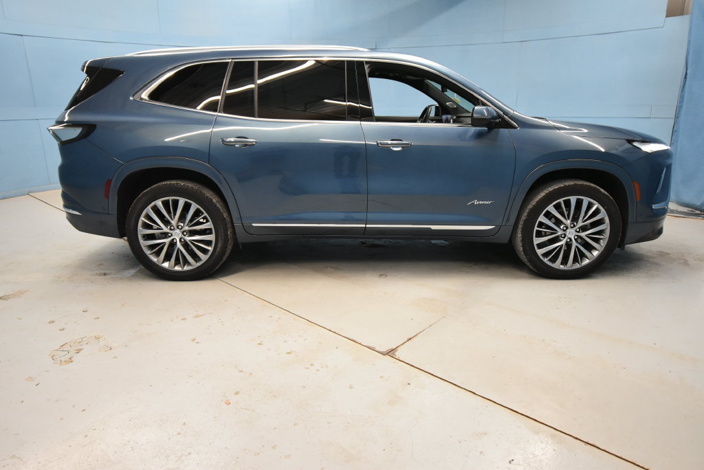 Used 2025 Buick Enclave Avenir w/ Super Cruise Package AWD/4WD image 41