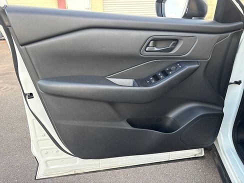 Used 2024 Nissan Rogue S AWD/4WD image 10