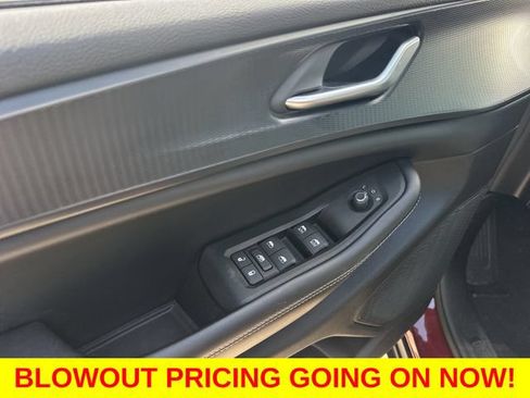 Used 2024 Jeep Grand Cherokee Altitude AWD/4WD image 19