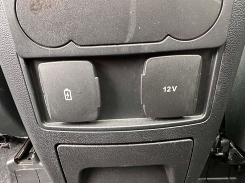 Used 2022 Ford Explorer XLT w/ Equipment Group 202A AWD/4WD image 17