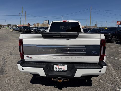 Used 2017 Ford F450 Platinum w/ Platinum Ultimate Package AWD/4WD image 4