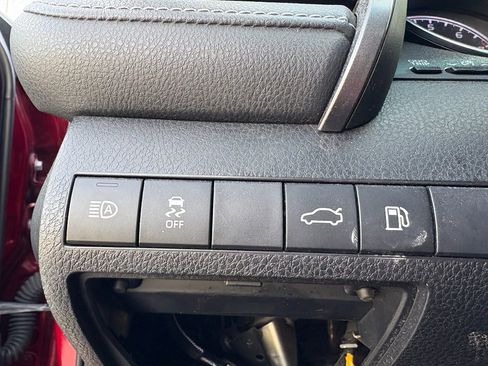 Used 2018 Toyota Camry SE image 12