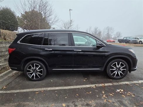 Certified 2022 Honda Pilot Touring image 6