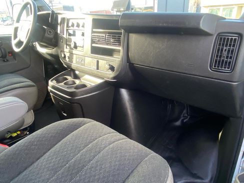 Used 2024 Chevrolet Express 2500 RWD 2500 135 w/ Driver Convenience Package image 18