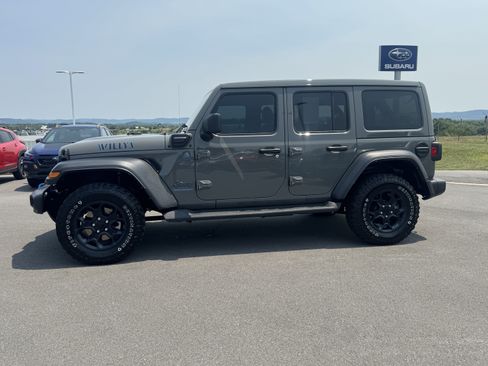 Used 2023 Jeep Wrangler Unlimited w/ Sun & Screen Package AWD/4WD image 11