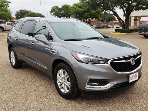 Used 2019 Buick Enclave Essence image 6