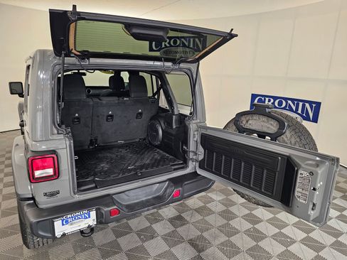 Used 2021 Jeep Wrangler Unlimited Sahara w/ Uconnect 4C Nav & Sound Group AWD/4WD image 25