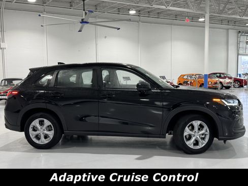 Used 2024 Honda HR-V LX image 2