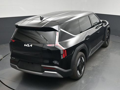Certified 2026 Kia EV9 Light RWD image 24