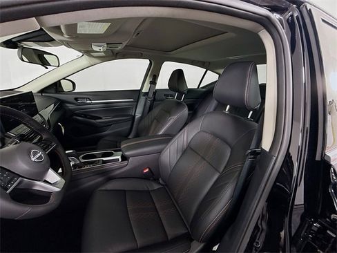 New 2025 Nissan Altima 2.5 SR image 5