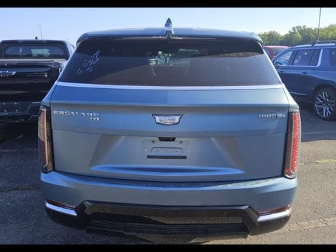 Used 2025 Cadillac Escalade IQ Luxury 2 AWD/4WD image 4
