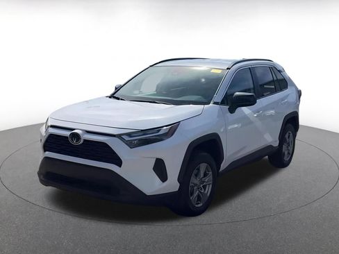 Used 2025 Toyota RAV4 LE image 4