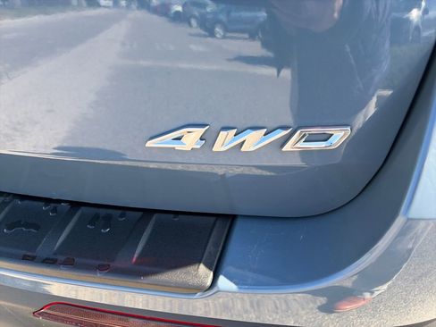 Used 2025 Ford Explorer Active w/ Active Comfort Package image 9