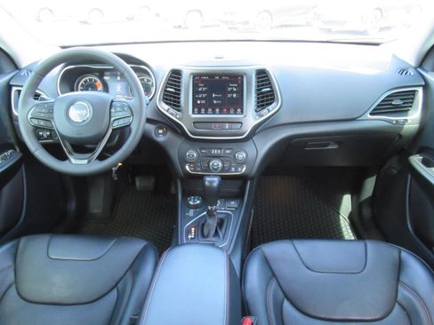 Used 2022 Jeep Cherokee Trailhawk w/ Premium Leather Package AWD/4WD image 12