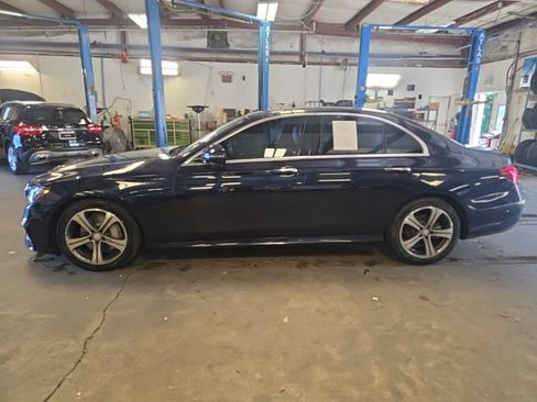 Used 2017 Mercedes-Benz E 300 image 2