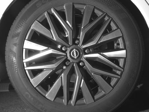 Used 2025 Nissan Altima 2.5 SV image 15