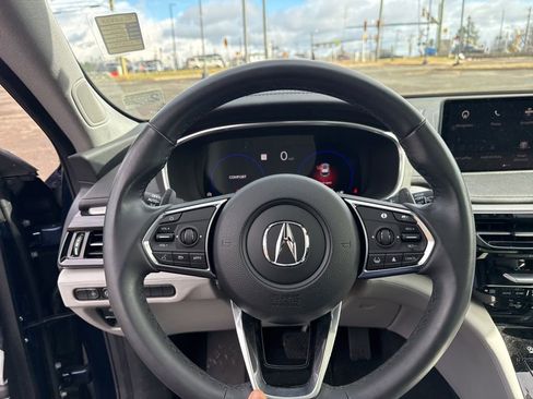 Used 2024 Acura MDX SH-AWD w/ Technology Package image 30
