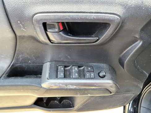 Used 2022 Toyota Tacoma SR5 w/ Technology Package image 14