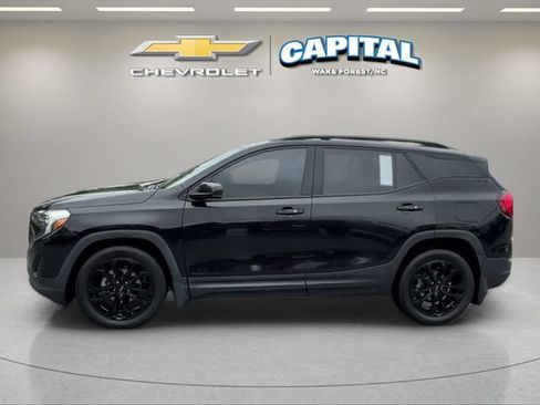 Used 2020 GMC Terrain SLE w/ Driver Convenience Package FWD image 2