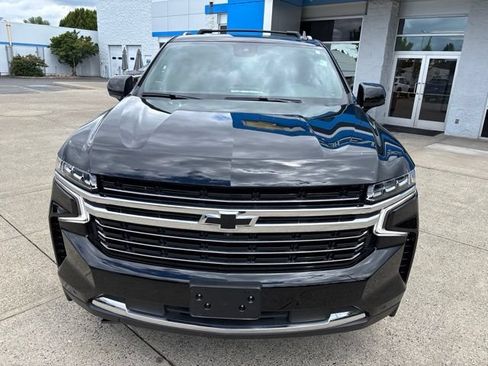 Used 2023 Chevrolet Tahoe LT w/ Luxury Package AWD/4WD image 3