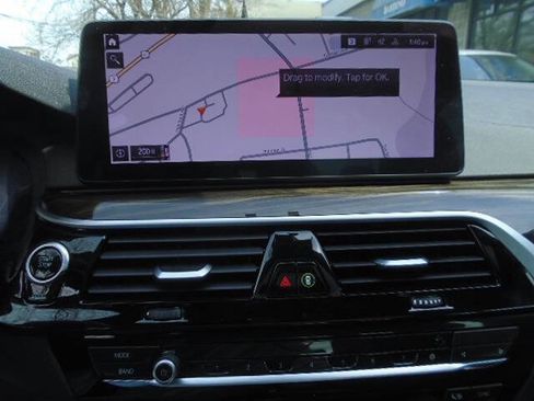 Used 2021 BMW 530i xDrive w/ M Sport Package image 13