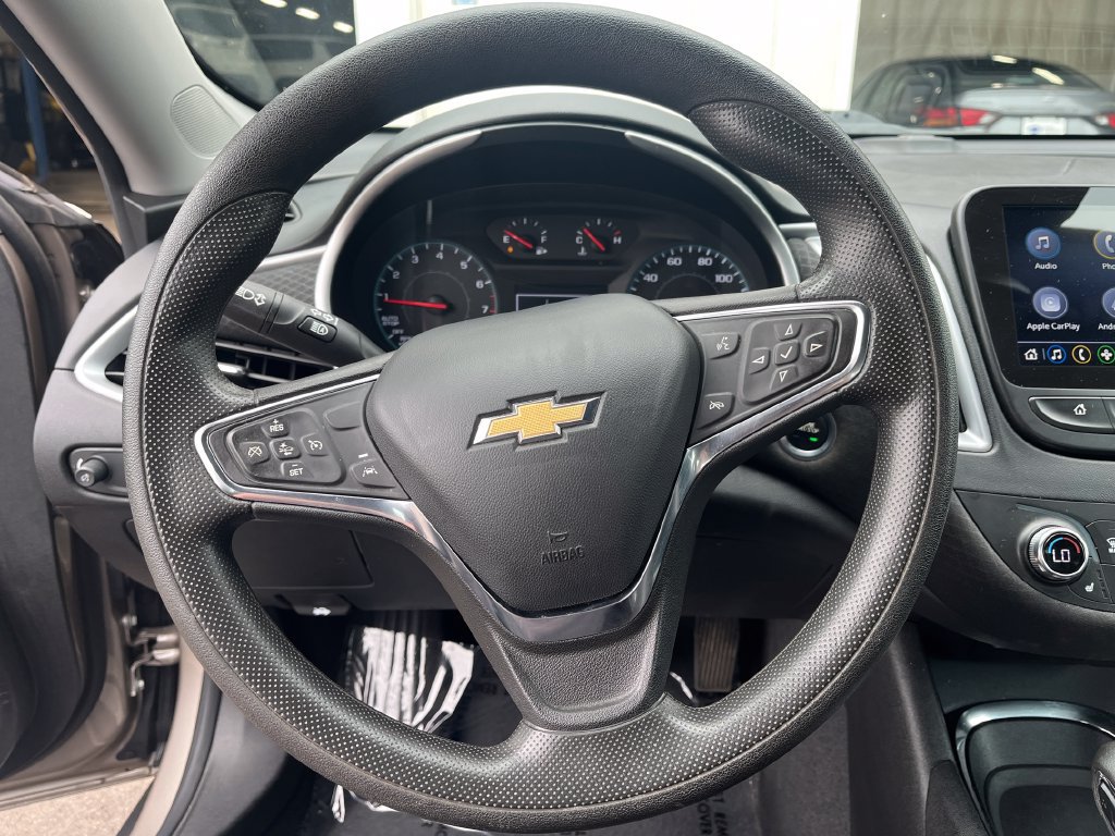 Used 2023 Chevrolet Malibu LT FWD image 15