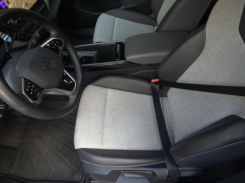 Used 2023 Volkswagen ID.4 Pro RWD image 12
