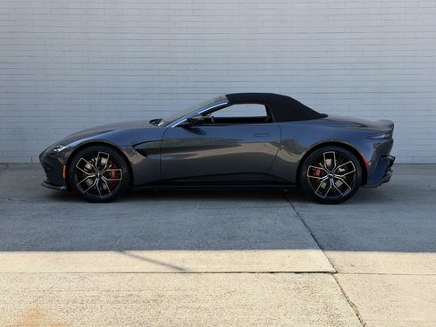 Used 2023 Aston Martin V8 Vantage Roadster RWD image 16