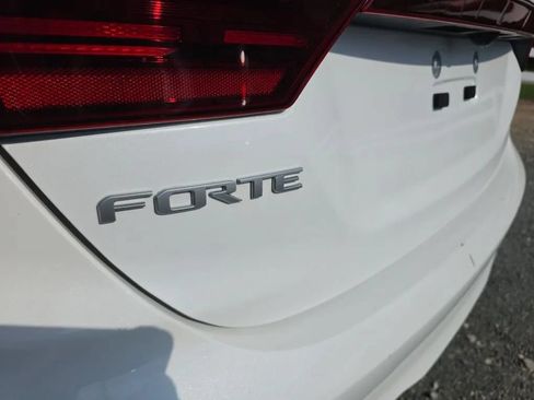 Used 2024 Kia Forte GT-Line FWD image 11