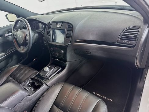 Used 2019 Chrysler 300 S RWD image 26