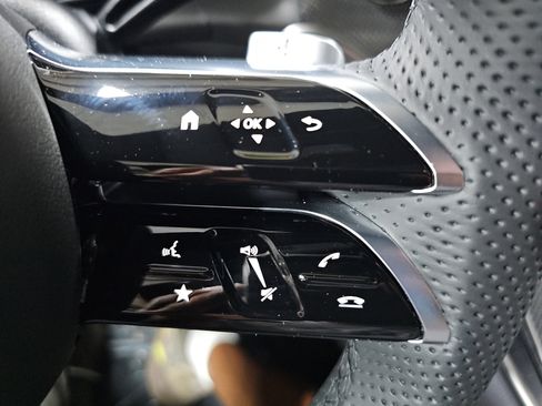 New 2026 Mercedes-Benz GLC 300 image 18