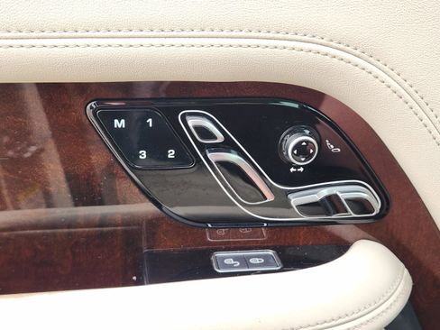 Used 2019 Land Rover Range Rover HSE image 23