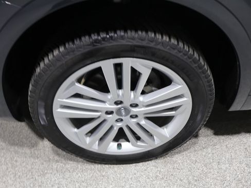 Used 2018 Audi Q5 2.0T Premium Plus w/ Premium Plus Package AWD/4WD image 10