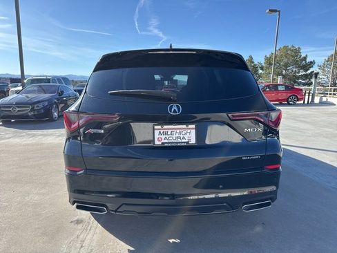 Used 2023 Acura MDX A-Spec image 9