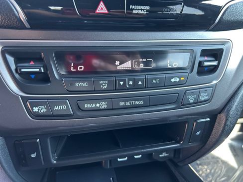 Used 2025 Honda Passport EX-L image 25