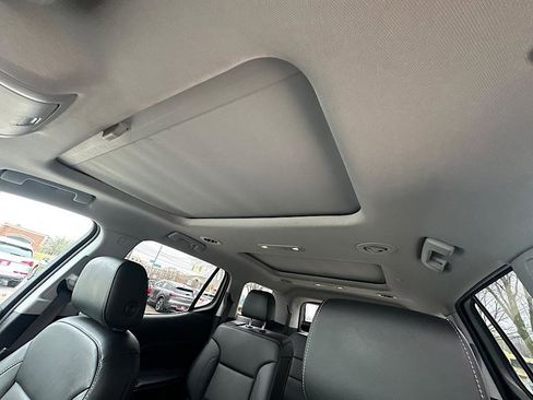 Used 2021 GMC Acadia SLT image 21